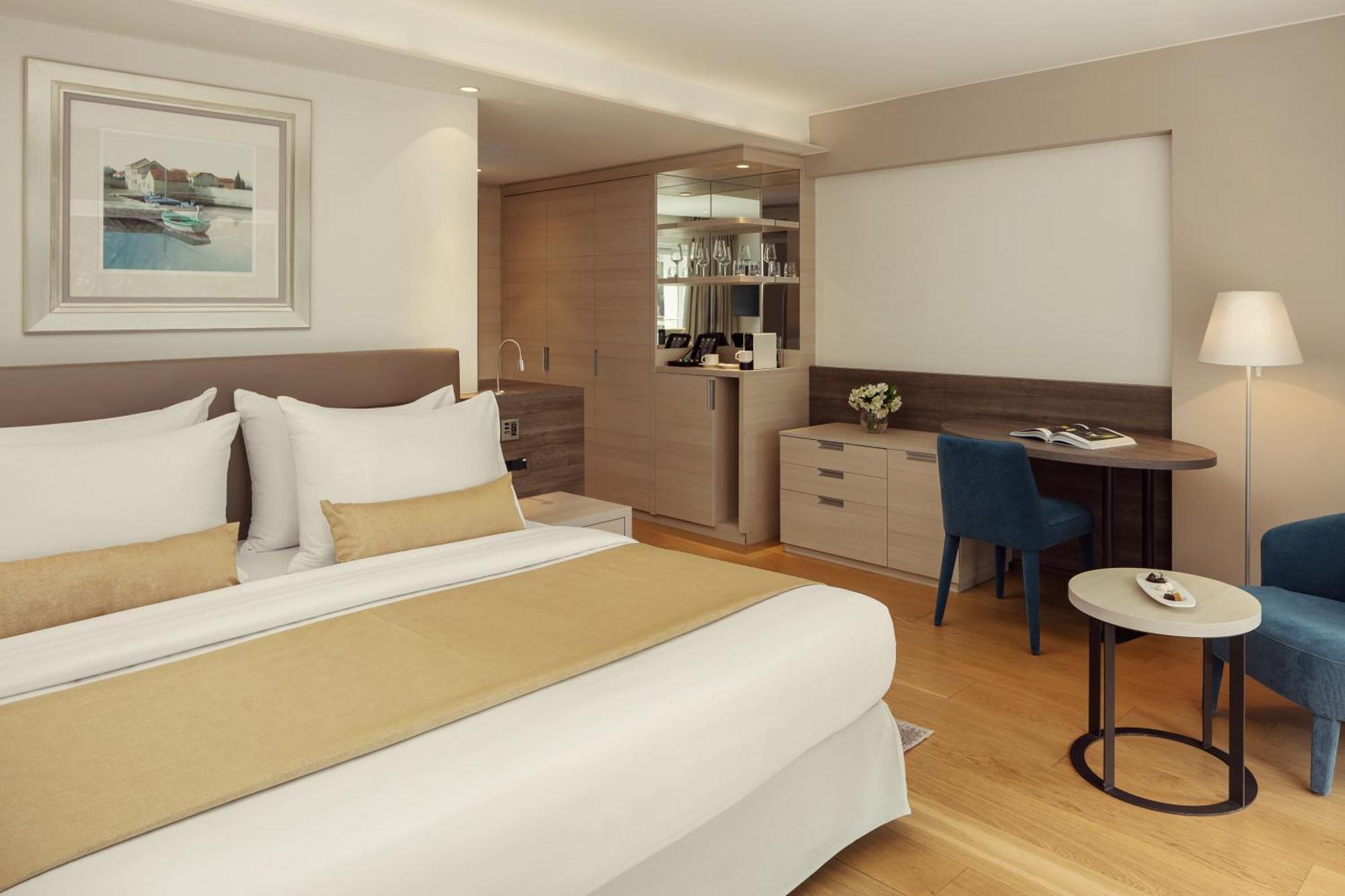 Hotel Bellevue Mali Losinj Bagian luar foto